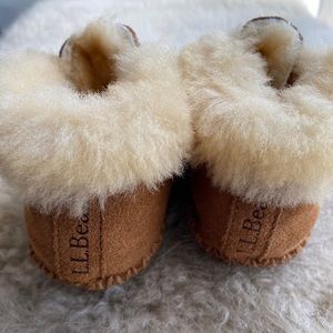 LL BEAN Toddlers wicked good slippers